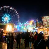 Seit dem 1. November bis zum 28. Dezember. Öffnungszeiten: Montag bis Donnerstag von 14 bis 21.30 Uhr, Freitag und Samstag  von 14 bis 23 Uhr, Sonntag von 12 bis 21 Uhr.  Hier geht es zur Weihnachtsmarkt-Website