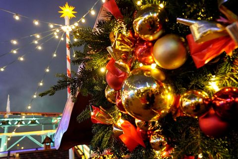 Vom 7. November bis 28. Dezember. Öffnungszeiten: Montag bis Donnerstag von 14 bis 22 Uhr, Freitag und Samstag von 14 bis 23 Uhr, Sonntag von 12 bis 21 Uhr.  Hier geht es zur Weihnachtsmarkt-Website