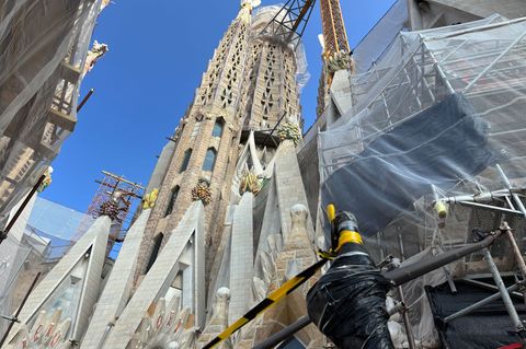 Sagrada Família Die finale Bauphase beginnt nun und damit ist der Turm der Sagrada Família höher der Ulmer Münster