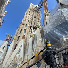 Sagrada Família Die finale Bauphase beginnt nun und damit ist der Turm der Sagrada Família höher der Ulmer Münster