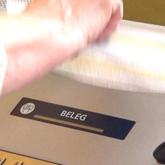 Kontoauszug 90 Euro für ominöse Notfallkarte: Illegale Abbuchungen besorgen Verbraucher