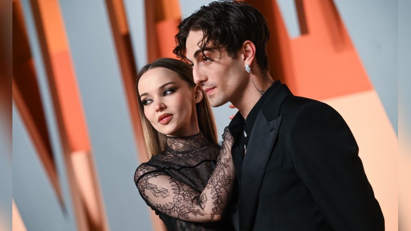 Dove Cameron und Damiano David sind seit zwei Jahren ein Paar. Dove Cameron und Damiano David sind seit zwei Jahren ein Paar.