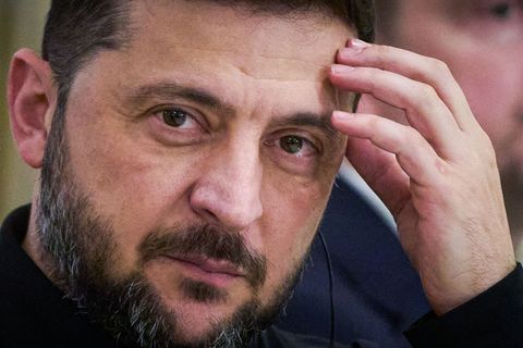 Nach Angaben von Selenskyj wurde nach den schweren Luftangriffen in der Nacht nun am Tag ein weiteres Kraftwerk angegriffen. (Ar