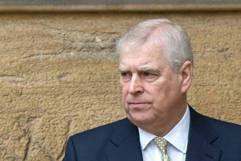 Andrew muss künftig auf seinen Prinzentitel verzichten. Andrew muss künftig auf seinen Prinzentitel verzichten.