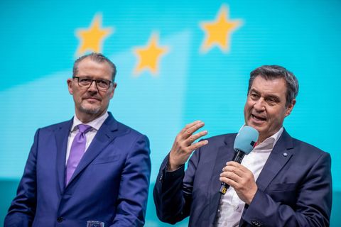 Arbeitgeberpräsident Rainer Dulger (links) fordert von CSU-Chef Markus Söder ein Verzicht auf die Umsetzung der dritten Stufe de