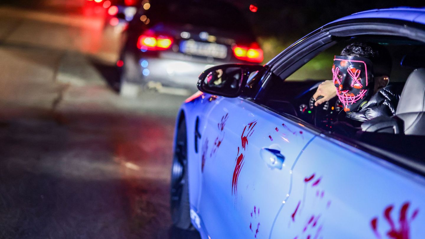 Die Polizei will an Halloween an Schwerpunkten Präsenz zeigen und kontrollieren. (Archivbild) Foto: Christoph Reichwein/dpa Die Polizei will an Halloween an Schwerpunkten Präsenz zeigen und kontrollieren. (Archivbild) Foto: Christoph Reichwein/dpa