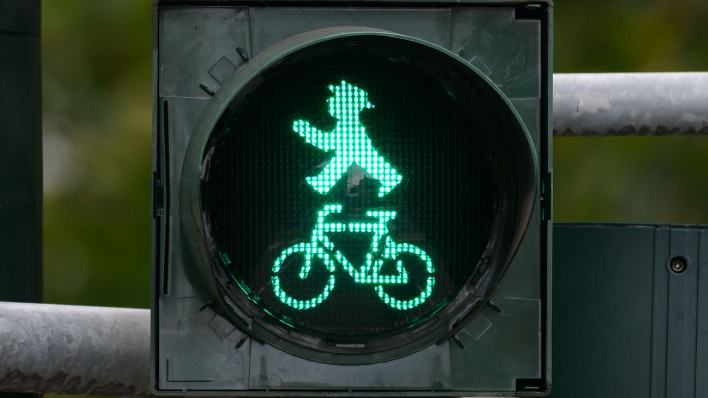 Fußgänger im Straßenverkehr: Sachsen plant keine längeren Grünphasen an Fußgängerampeln