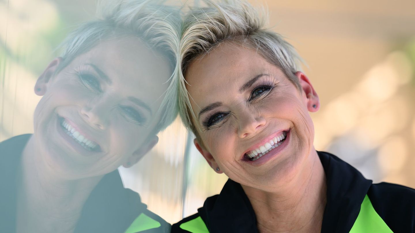 Moderatorin Inka Bause friert viel weniger, seit sie "Bauer sucht Frau" moderiert. (Archivfoto) Foto: Hendrik Schmidt/dpa Moderatorin Inka Bause friert viel weniger, seit sie "Bauer sucht Frau" moderiert. (Archivfoto) Foto: Hendrik Schmidt/dpa