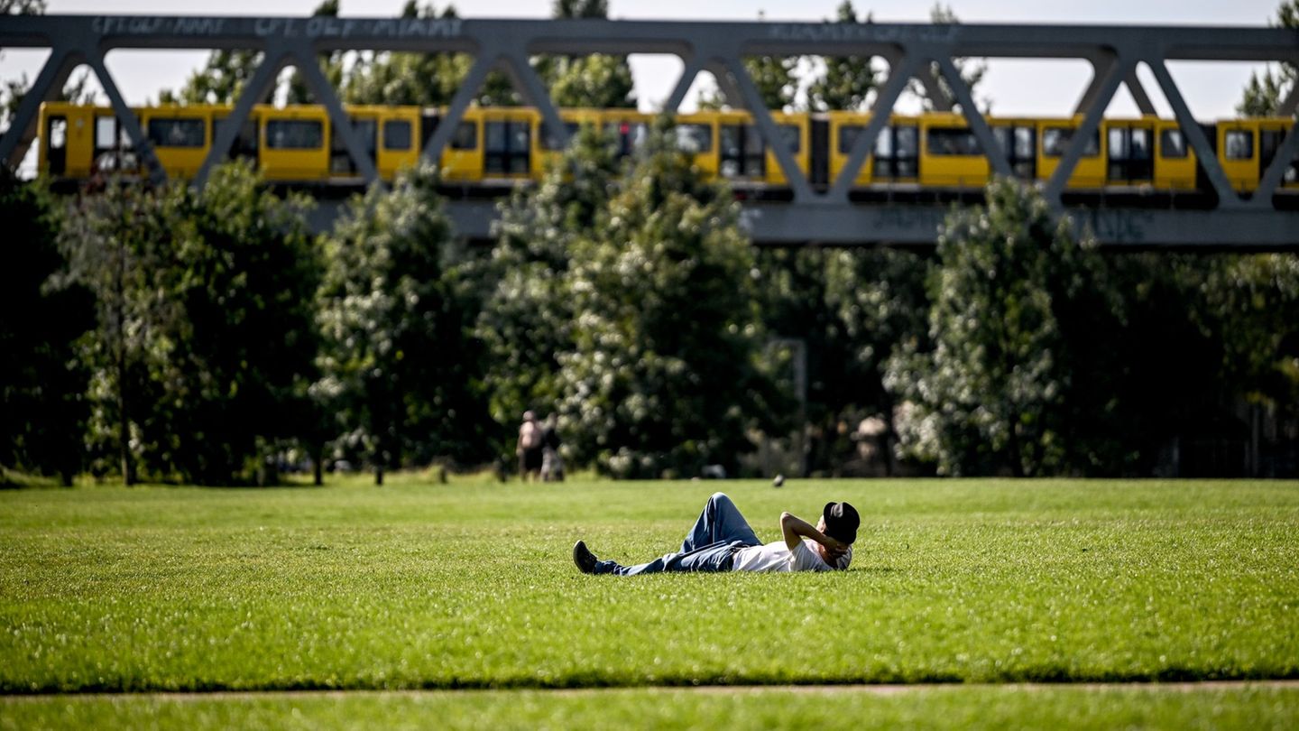 Der Park am Gleisdreieck steht für Entspannung - doch aufgrund maroder Brücken wird bald auch kräftig gebaut. (Archivbild) Foto: Der Park am Gleisdreieck steht für Entspannung - doch aufgrund maroder Brücken wird bald auch kräftig gebaut. (Archivbild) Foto: