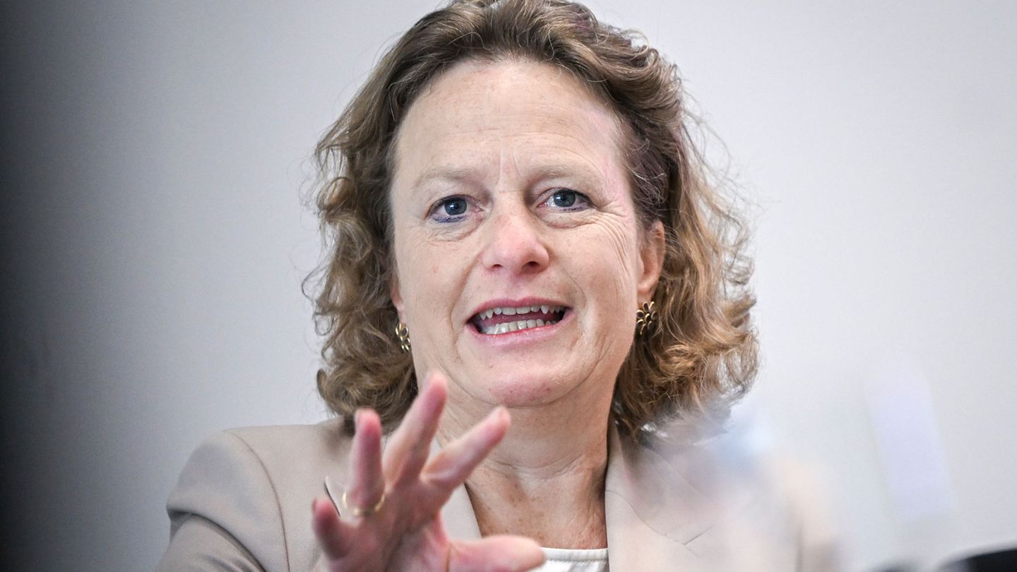 BER-Chefin Aletta von Massenbach hält es für wichtig, Inlandsflüge am BER anzubieten. (Archivbild) Foto: Jens Kalaene/dpa BER-Chefin Aletta von Massenbach hält es für wichtig, Inlandsflüge am BER anzubieten. (Archivbild) Foto: Jens Kalaene/dpa