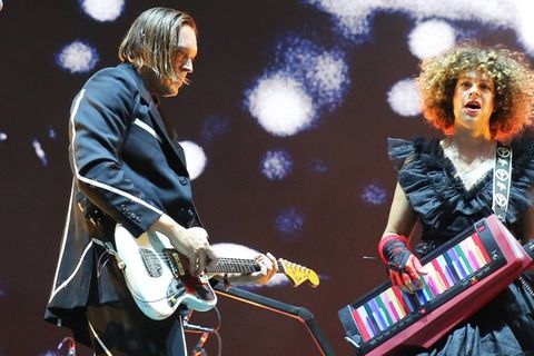 Win Butler und Régine Chassagne von Arcade Fire bei einem Konzert in Mailand.
