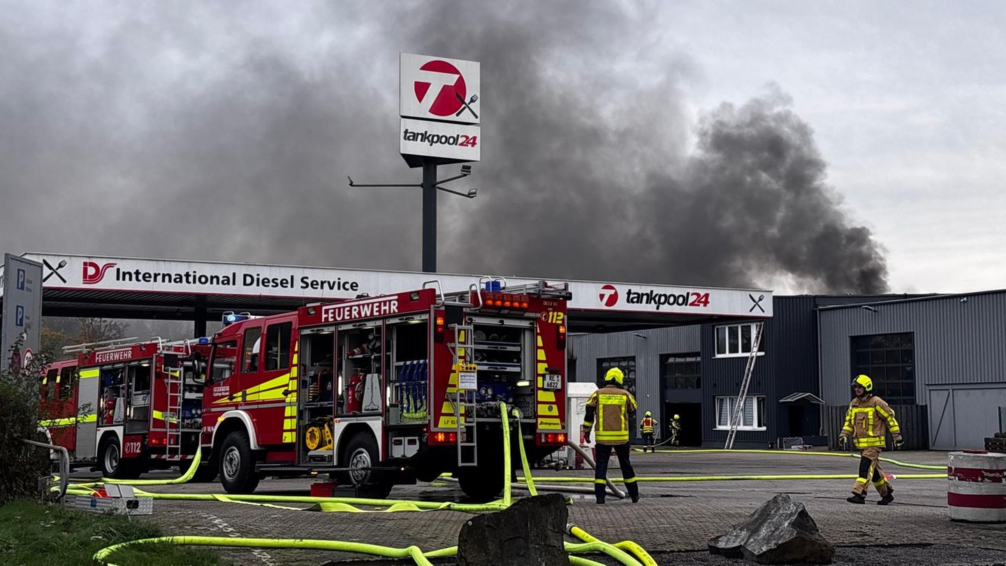 Castrop-Rauxel: Explosion auf Tankstellengelände – vier Verletzte