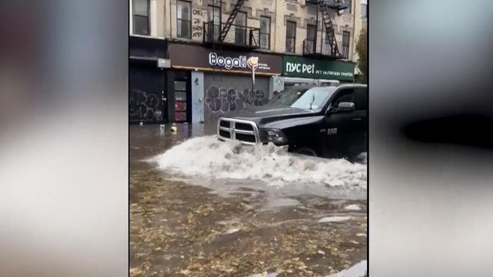 Starke Winde und Regenfälle überziehen NYC – eine Person ertrunken Starke Winde und Regenfälle überziehen NYC – eine Person ertrunken