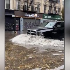 Starke Winde und Regenfälle überziehen NYC – eine Person ertrunken