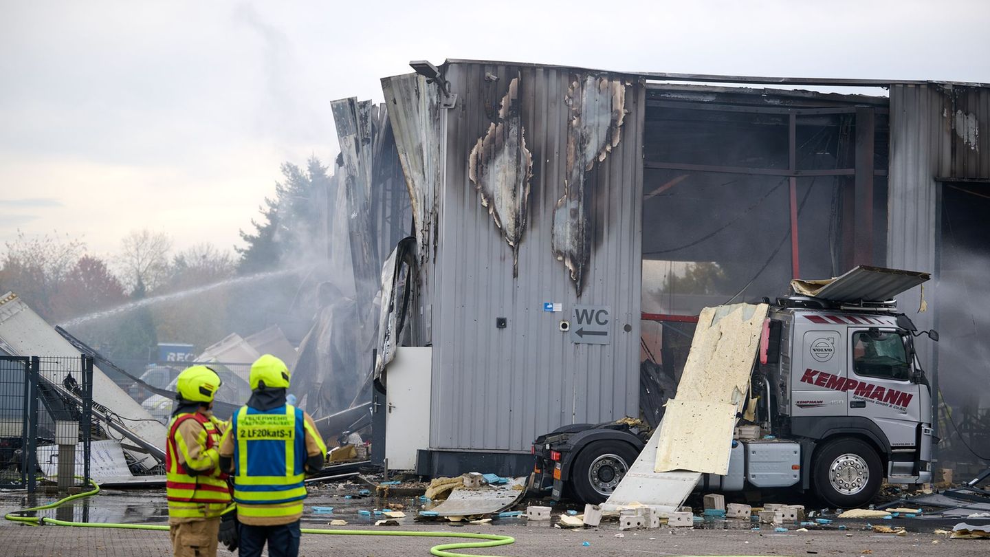 Explosion: Vier Verletzte bei Explosion in Lkw-Werkstatt