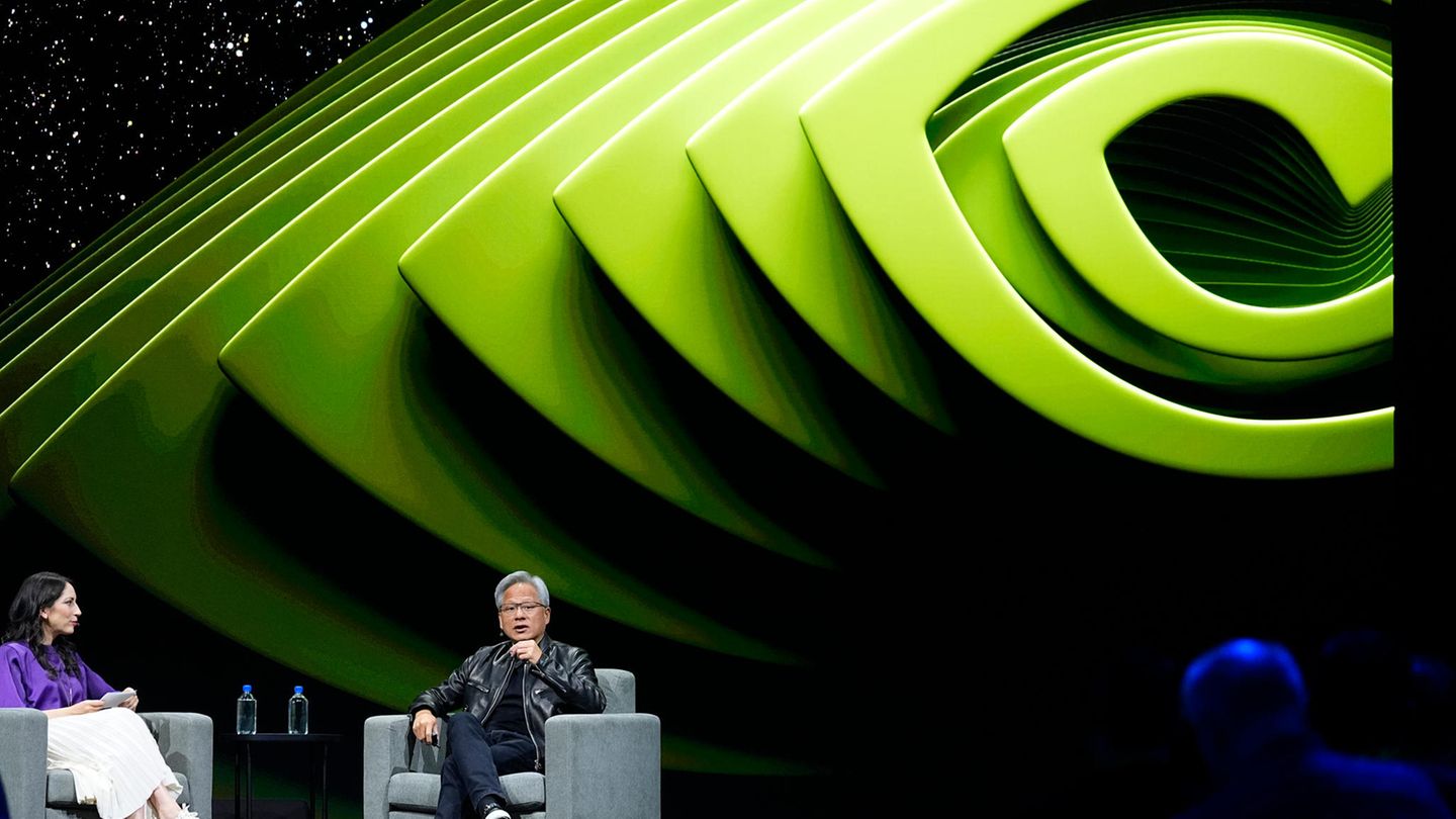 Der US-Chiphersteller Nvidia hat inmitten des Booms Künstlicher Intelligenz (KI) zum ultimativen Höhenflug angesetzt. Das 1993 unter anderem vom heutigen CEO Jensen Huang gegründete Unternehmen stieg dem Ranking zufolge mit einem Marktwert von zuletzt mehr als 5 Billionen US-Dollar zur Nummer eins der wertvollsten Firmen der Welt auf. 