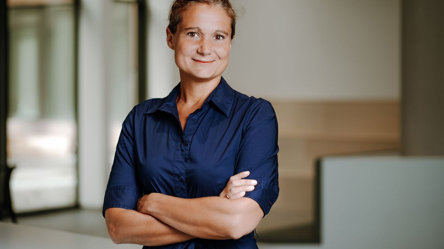 Mit nur 40 Jahren ist Marie Jaroni Chefin der Stahlfirma TKSE. Foto: Jennifer Chaaer/Thyssenkrupp/dpa Mit nur 40 Jahren ist Marie Jaroni Chefin der Stahlfirma TKSE. Foto: Jennifer Chaaer/Thyssenkrupp/dpa