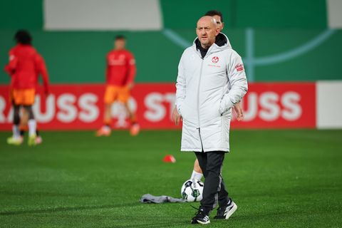 Blickt zuversichtlich auf das Spiel in Düsseldorf: Kaiserslautern-Coach Torsten Lieberknecht. Foto: Daniel Karmann/dpa