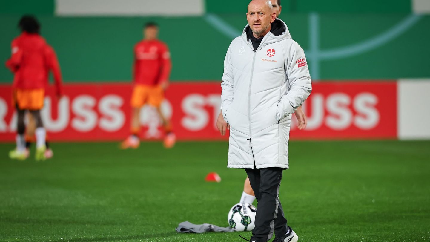 Blickt zuversichtlich auf das Spiel in Düsseldorf: Kaiserslautern-Coach Torsten Lieberknecht. Foto: Daniel Karmann/dpa Blickt zuversichtlich auf das Spiel in Düsseldorf: Kaiserslautern-Coach Torsten Lieberknecht. Foto: Daniel Karmann/dpa