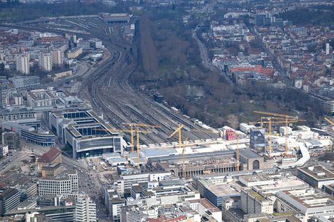 Auf den wegen Stuttgart 21 frei werdenden Gleisflächen will die Landeshauptstadt ein neues Stadtviertel errichten. Foto: Bernd W