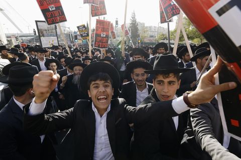 Chaos bei orthodoxer Massendemo: Zehntausende Juden protestieren gegen Wehrpflicht Chaos bei orthodoxer Massendemo: Zehntausende Juden protestieren gegen Wehrpflicht