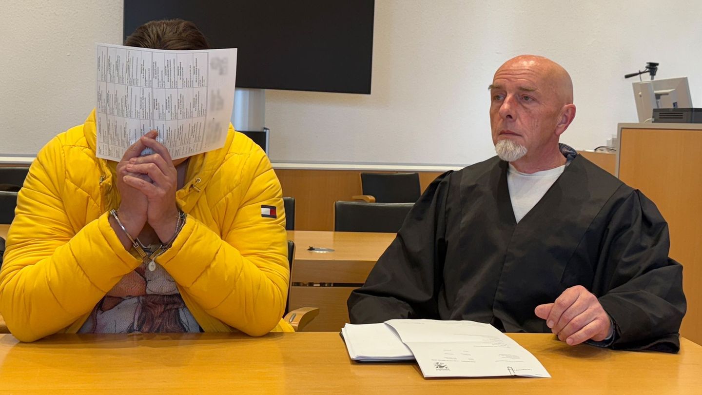 Weil sie ihr Neugeborenes getötet und die Leiche in einer Gefriertruhe versteckt hatte, ist eine Mutter vom Landgericht Fulda sc Weil sie ihr Neugeborenes getötet und die Leiche in einer Gefriertruhe versteckt hatte, ist eine Mutter vom Landgericht Fulda sc