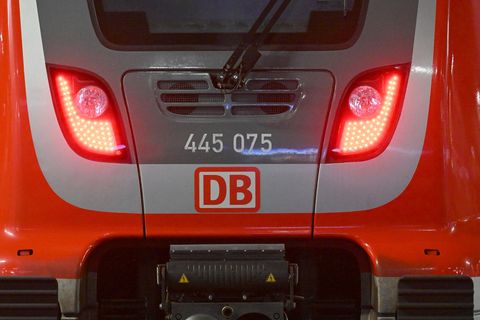 Vom 1. bis 11. November pausiert der Zugverkehr der Maintalbahn. Es wird einen Ersatzverkehr mit Bussen geben. (Symbolbild) Foto