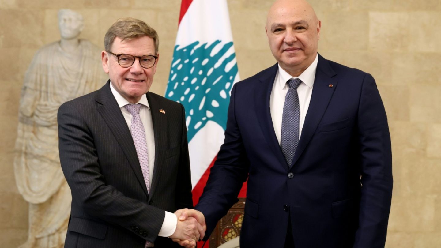 Wadephul (l.) und der libanesische Präsident Joseph Aoun Wadephul (l.) und der libanesische Präsident Joseph Aoun