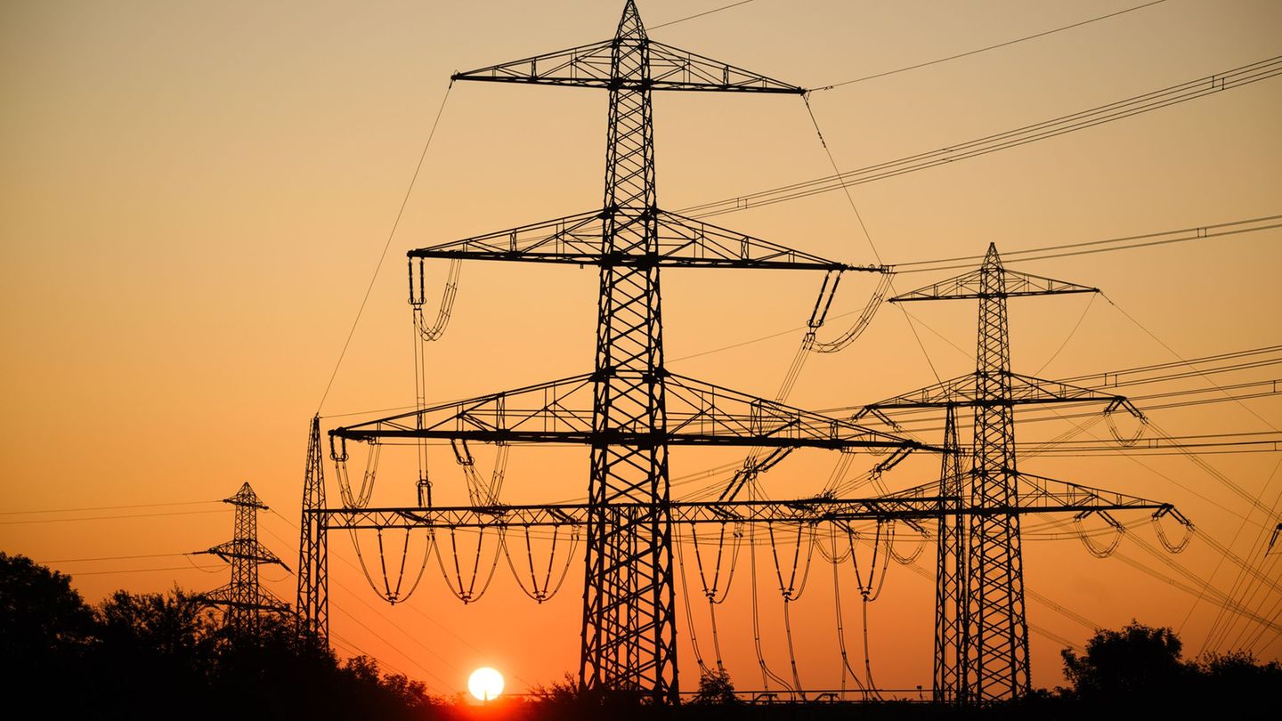 Energiepreise: Strom-Netzentgelte könnten deutlich sinken