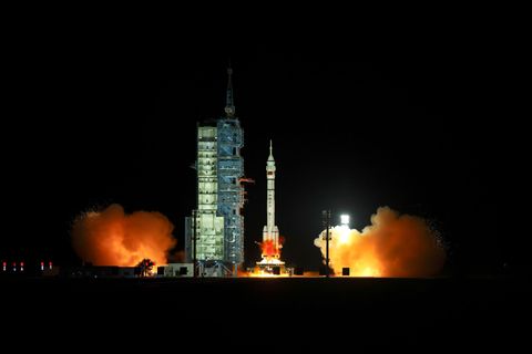 Mit der Mission "Shenzhou 21" setzt China sein ehrgeiziges Raumfahrtprogramm fort. Foto: Wang Jiangbo/XinHua/dpa Mit der Mission "Shenzhou 21" setzt China sein ehrgeiziges Raumfahrtprogramm fort. Foto: Wang Jiangbo/XinHua/dpa