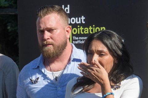 Epstein-Skandal: Sky Roberts (l.) zusammen mit seiner Frau Amanda Roberts (2.v.r.)  Epstein-Skandal: Sky Roberts (l.) zusammen mit seiner Frau Amanda Roberts (2.v.r.)