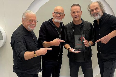 Santiano schaffen es zum neunten Mal auf die Spitzenposition der Deutschen Album-Charts.