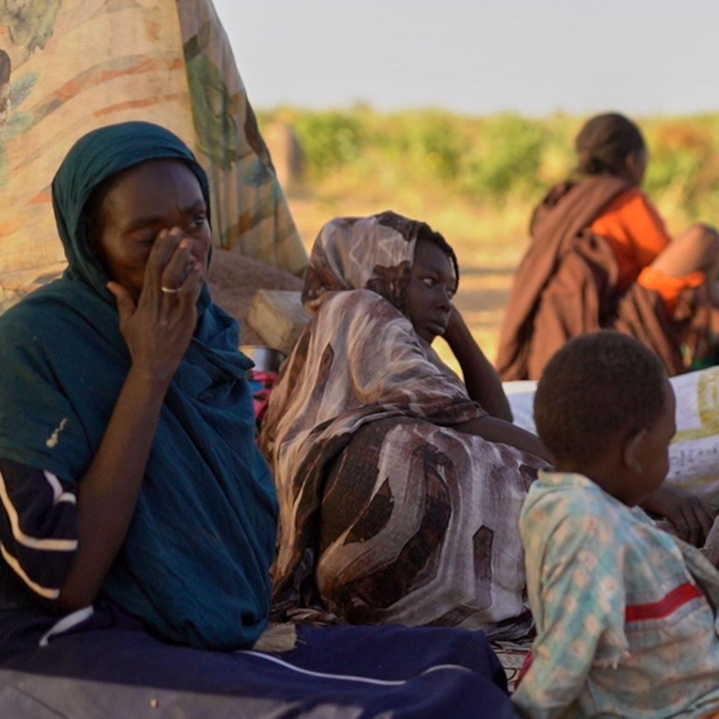 Sudan: Vertriebene Kinder und Familien aus Al-Faschir in einem Flüchtlingslager