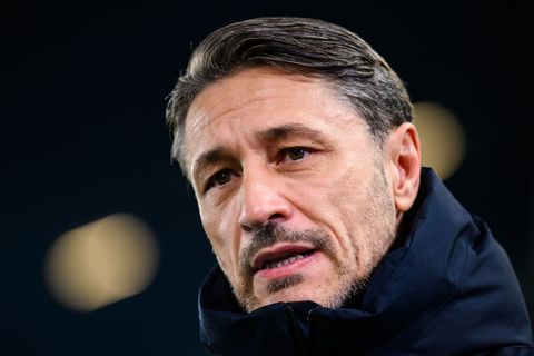 Niko Kovac sprach vor der Partie in Augsburg auch über seinen Abwehrchef Nico Schlotterbeck. Foto: Tom Weller/dpa