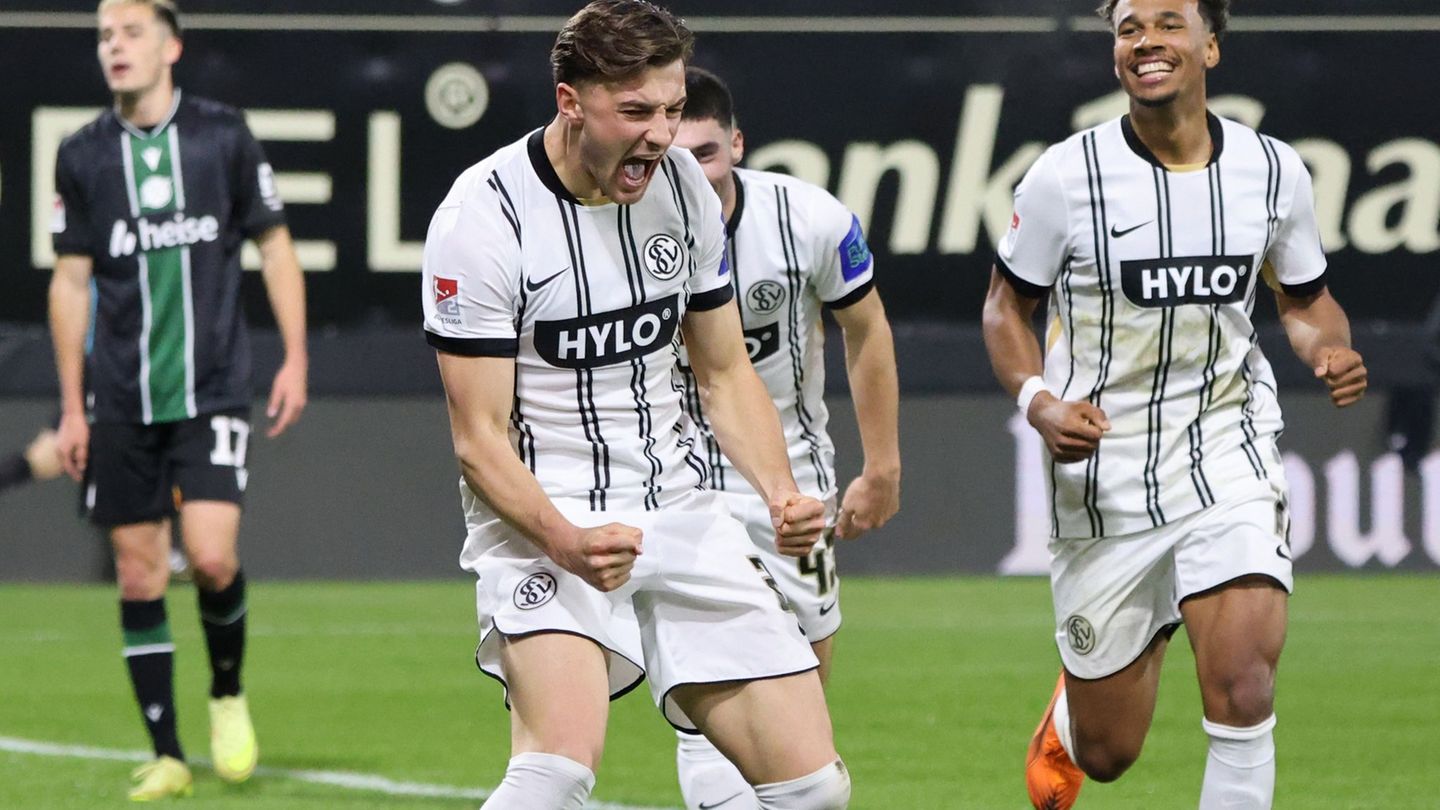 Lukas Petkov erzielt das 1:0 und war mit bester Mann auf dem Platz. Foto: Sebastian Bach/Fußball-News Saarland/dpa Lukas Petkov erzielt das 1:0 und war mit bester Mann auf dem Platz. Foto: Sebastian Bach/Fußball-News Saarland/dpa