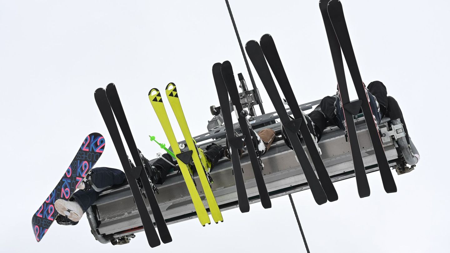 Hessens Skigebiete hoffen auf eine lange Wintersportsaison. (Archivbild) Foto: Uwe Zucchi/dpa