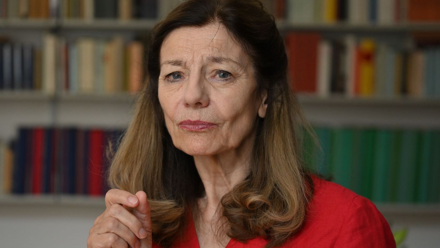 Krechel wird in Darmstadt ausgezeichnet. (Archivbild) Foto: Soeren Stache/dpa