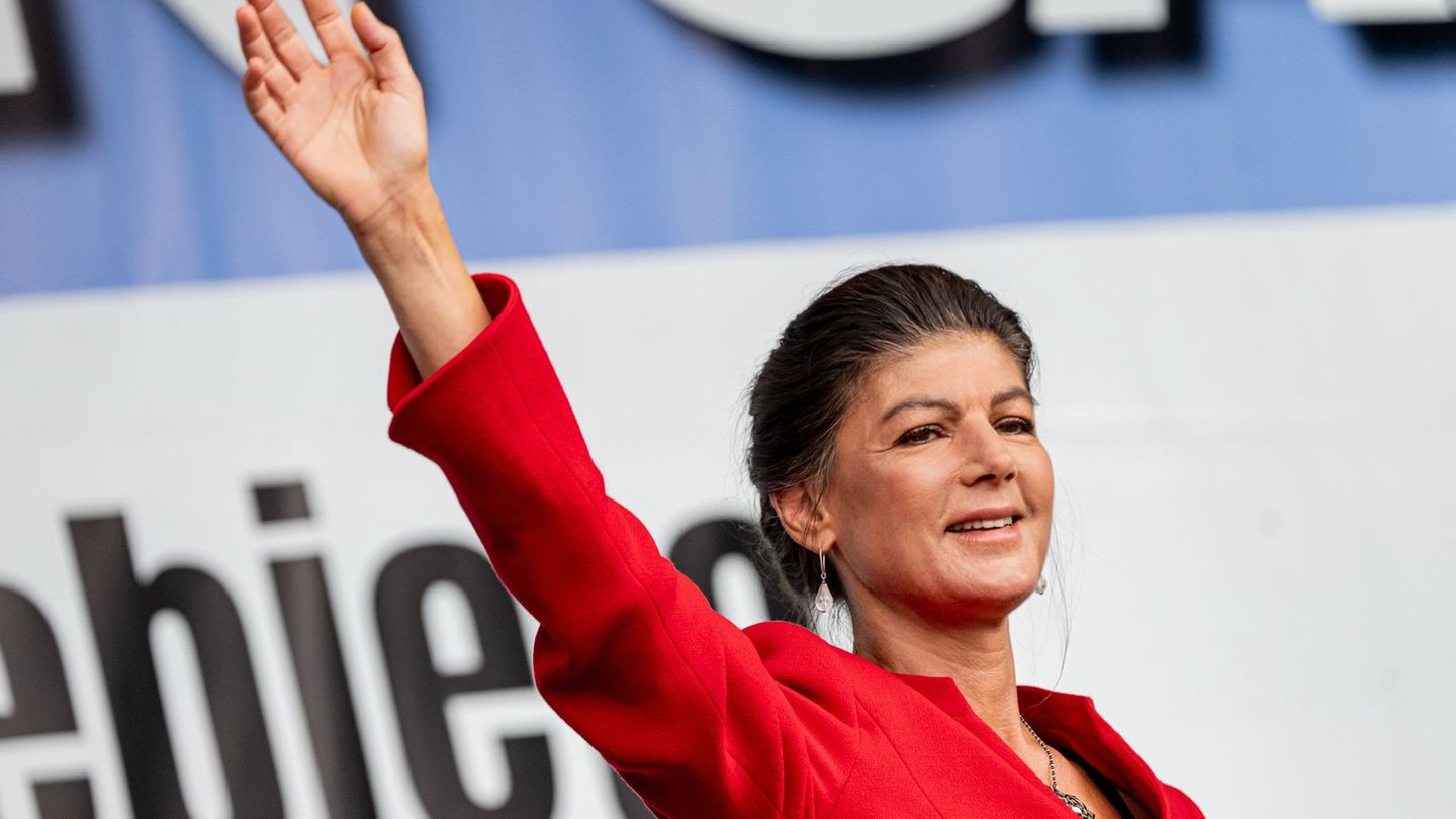 Sahra Wagenknecht hat bisher offen gelassen, ob sie als Chefin der nach ihr benannten Partei weitermachen möchte. (Archivbild) F Sahra Wagenknecht hat bisher offen gelassen, ob sie als Chefin der nach ihr benannten Partei weitermachen möchte. (Archivbild) F