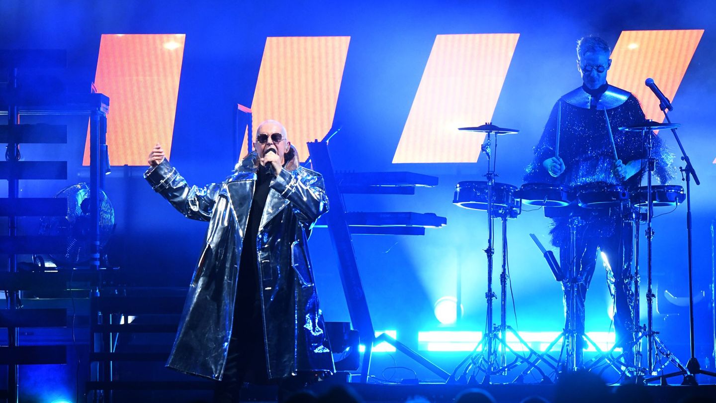 Die Pet Shop Boys sind nur ein prominenter Name auf der Benefiz-Compilation. (Archivbild) Foto: Felix Hörhager/dpa Die Pet Shop Boys sind nur ein prominenter Name auf der Benefiz-Compilation. (Archivbild) Foto: Felix Hörhager/dpa
