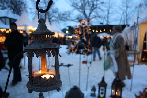 Bald ist es wieder so weit: Vorweihnachtlicher Licherglanz auf den Gutshöfen in Schleswig-Hiolstein Foto: picture alliance / dpa