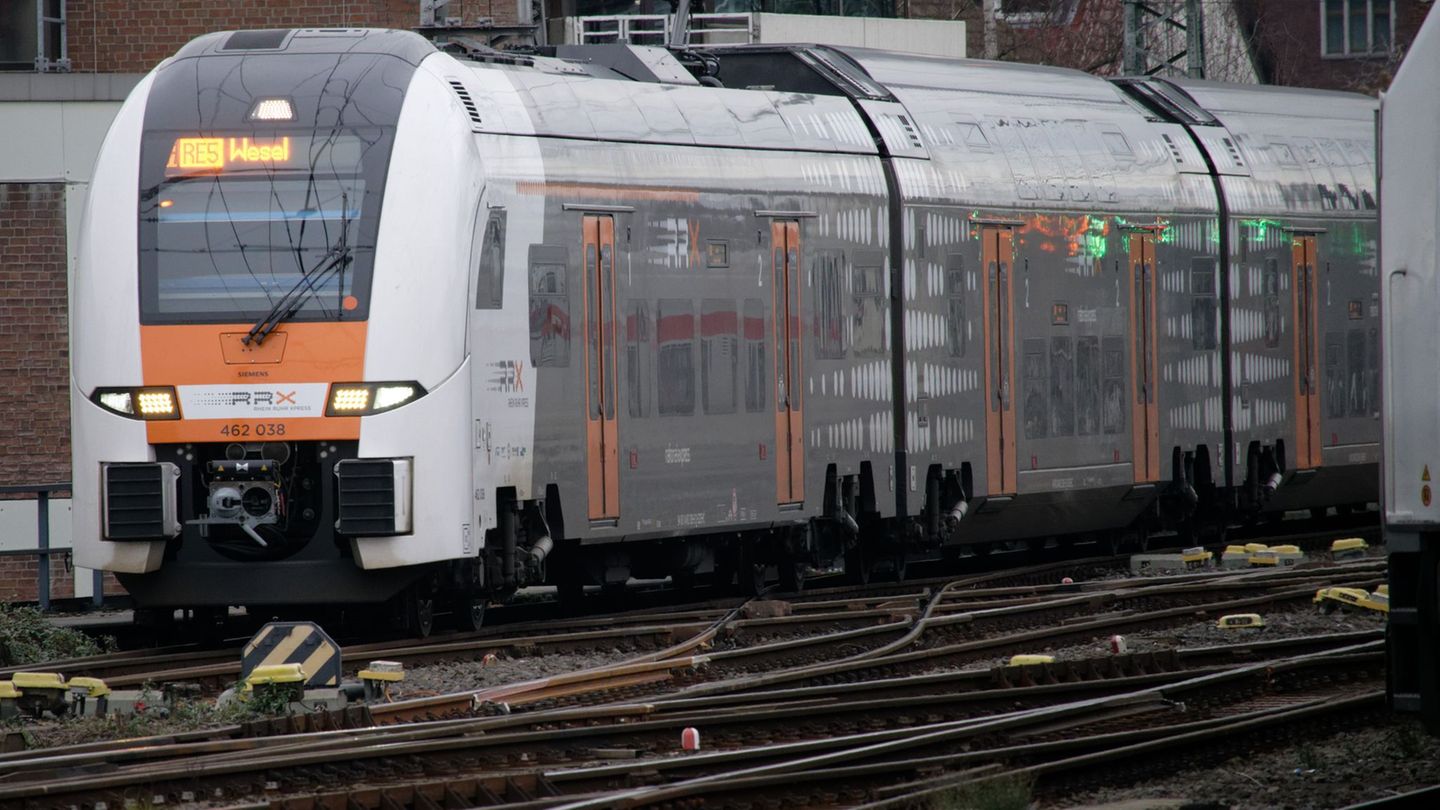 Etwa jeder sechste Streckenkilometer in Nordrhein-Westfalens Nahverkehr entfällt auf das private Zugunternehmen National Express Etwa jeder sechste Streckenkilometer in Nordrhein-Westfalens Nahverkehr entfällt auf das private Zugunternehmen National Express