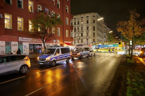 Die Polizei war in der Nacht mit 850 Kräften im Einsatz. (Archivbild) Foto: Jörg Carstensen/dpa