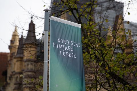 Die Nordischen Filmtage werden mit einer dänischen Komödie eröffnet. (Symbolbild) Foto: Rainer Jensen/dpa