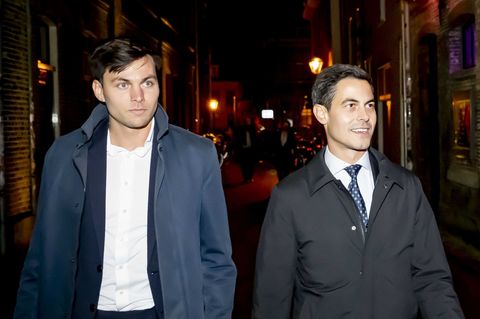Rob Jetten (r), Vorsitzender der Partei D66, trat am Wahlabend mit seinem Verlobten Nicolás Keenan auf. Foto: Robin Utrecht/ANP/ Rob Jetten (r), Vorsitzender der Partei D66, trat am Wahlabend mit seinem Verlobten Nicolás Keenan auf. Foto: Robin Utrecht/ANP/
