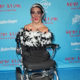 Beauty-Influencerin Briel Adams-Wheatley im Cruella-Look auf Heidi Klums Halloween-Party