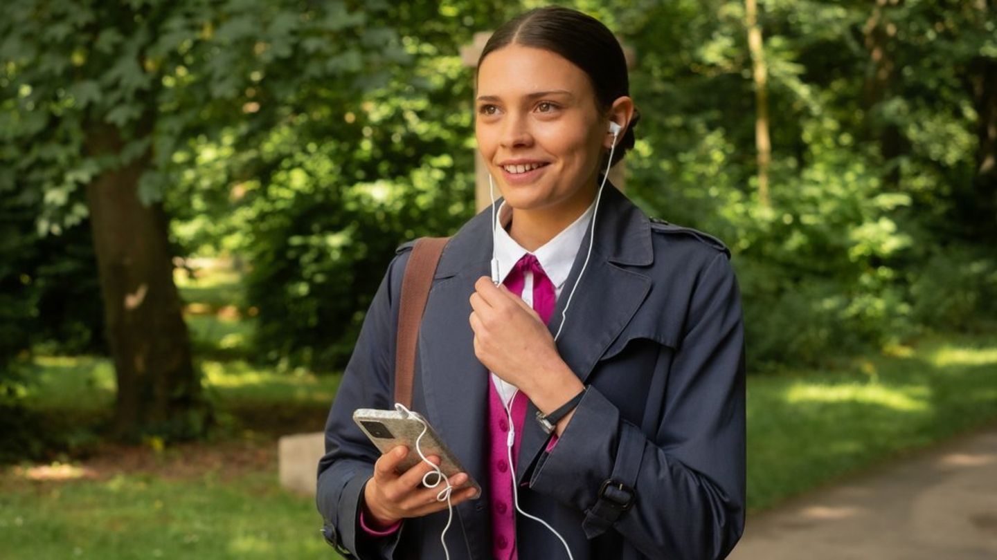 Harriet Herbig-Matten erlebt als Schülerin Ruby in "Maxton Hall" neue romantische Verwicklungen.