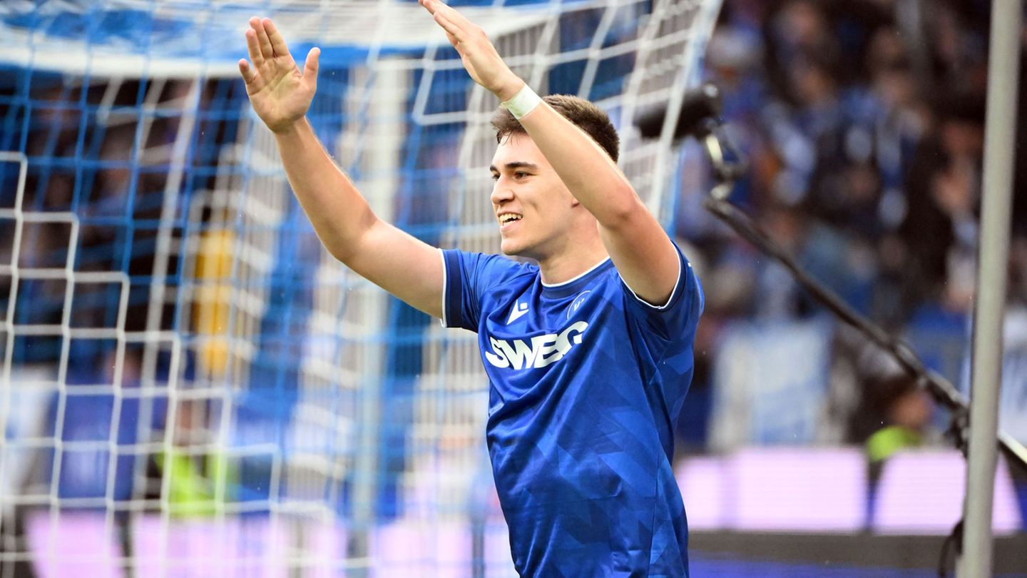 Karlsruhe jubelt spät - hier beim Ausgleich durch Marcel Beifus. Foto: Uli Deck/dpa