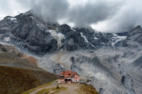 Die Ortler-Alpen in Südtriol Die Ortler-Alpen in Südtriol, wo die Lawine niederging