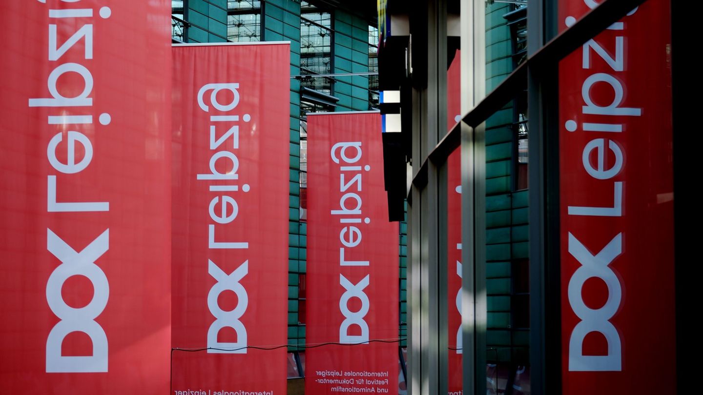 Mehr als 250 Filme hatte das Festival DOK Leipzig dieses Jahr im Programm.(Archivbild) Foto: Sebastian Willnow/dpa