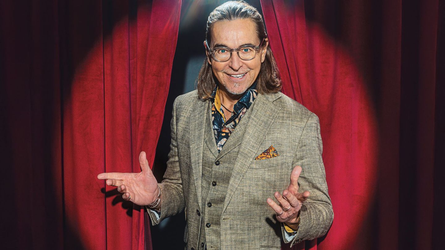 Habekost hatte 2024 den Comic-Klassiker "Asterix als Gladiator" ins Pfälzische übertragen. (Handout) Foto: HEYMO/chako.de /dpa